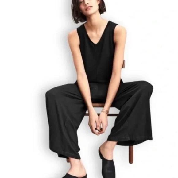 Eileen Fisher Sleeveless V-neck Black Viscose Jumpsuit, size XS - Picture 2 of 11